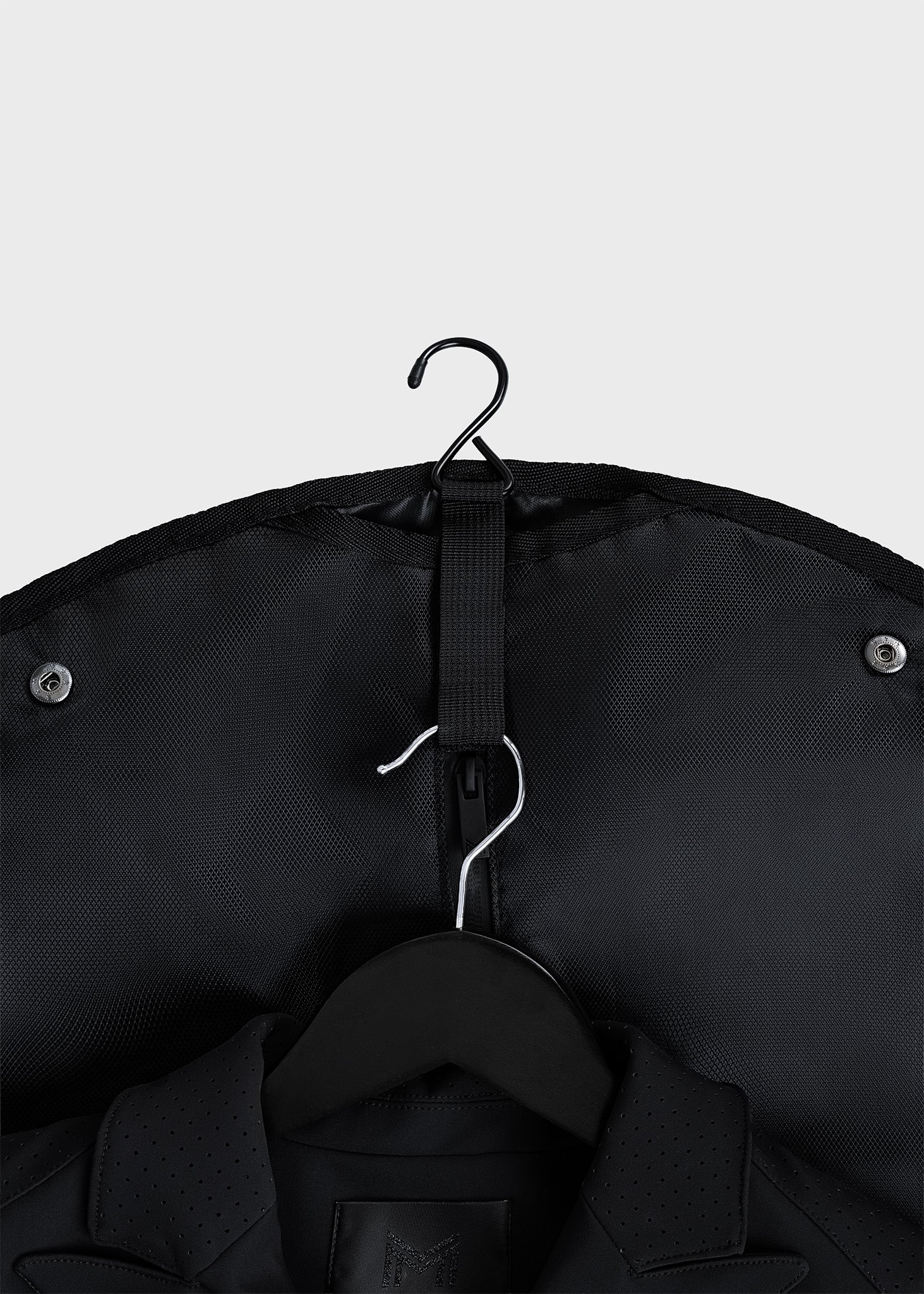 Axis Garment Bag (Black) - Image 4